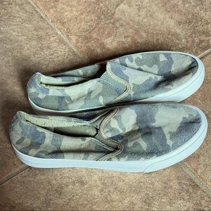 Aldi women’s size 7 faded camo slip on shoes.